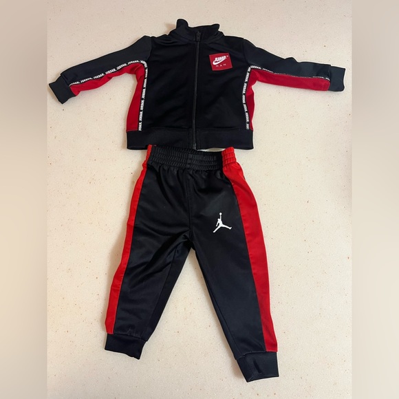 NIKE AIR JORDAN WORKOUT SUIT 2 Piece CHILD'S SIZE 12M RED AND BLACK - Picture 1 of 4